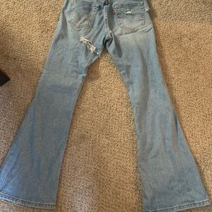 Light Wash Levi’s